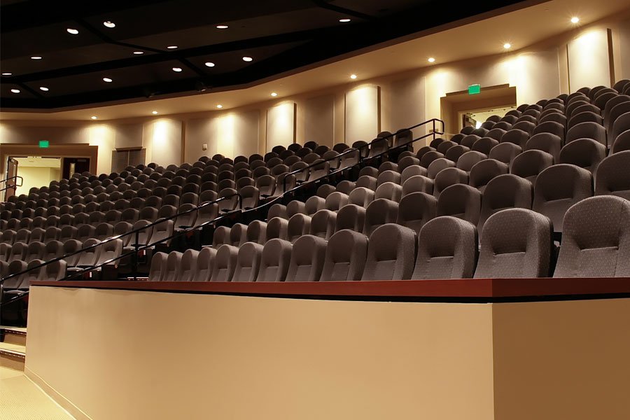 auditorium_900x600_02.jpg